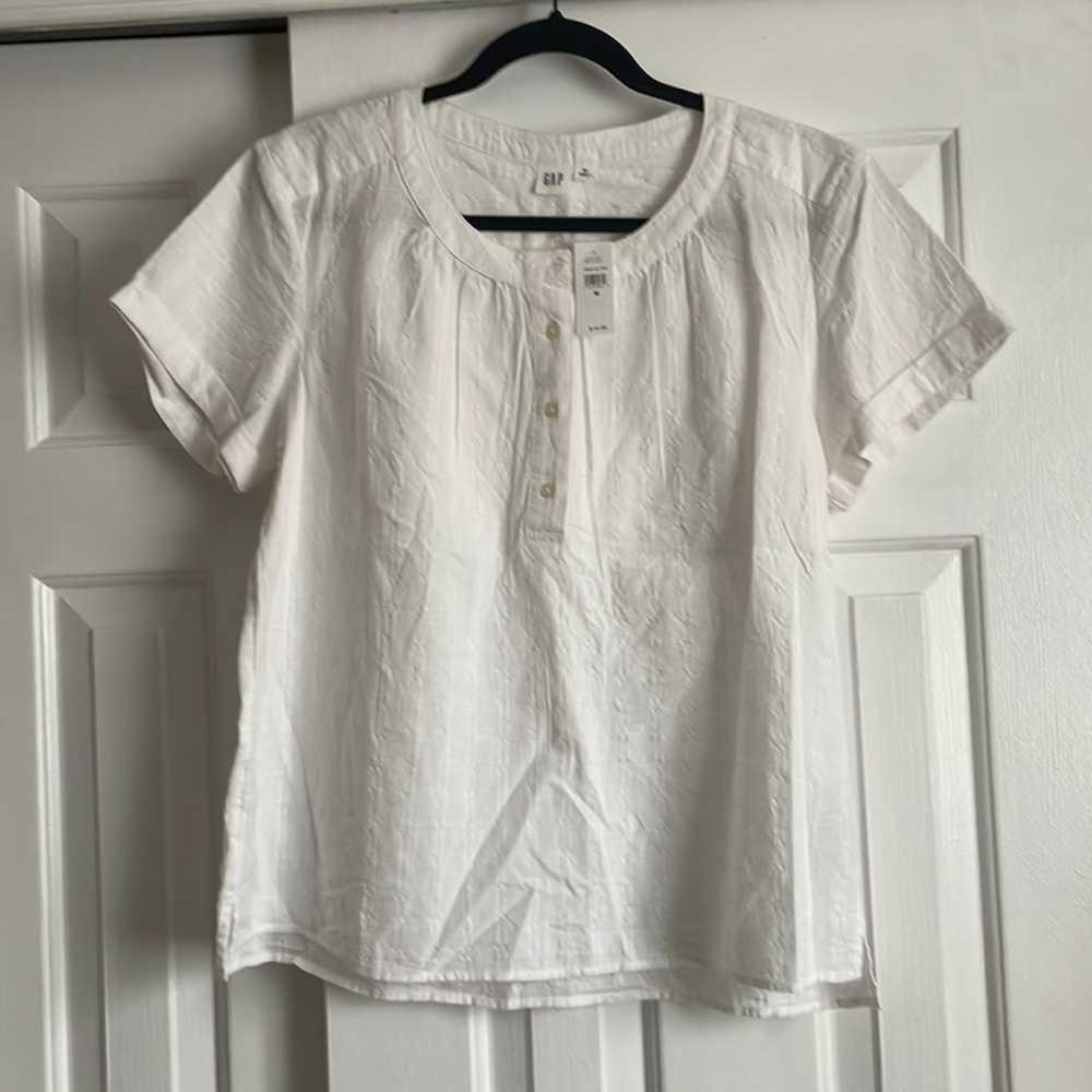 New with tags white cotton GAP top!